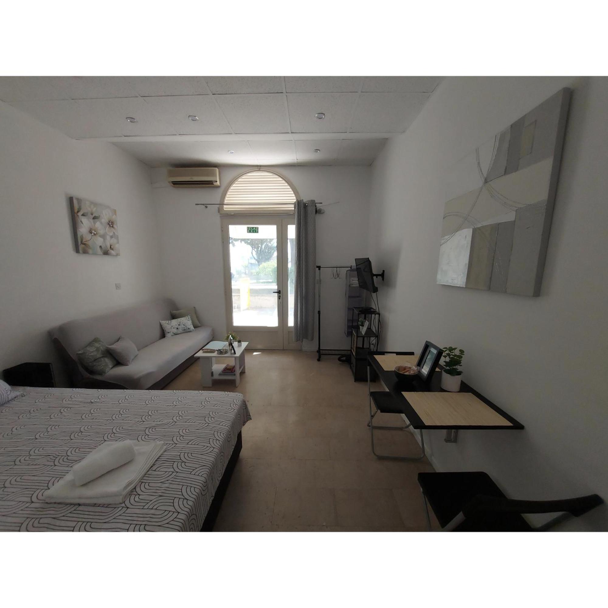 Studio Apartment Lee Сплит Екстериор снимка